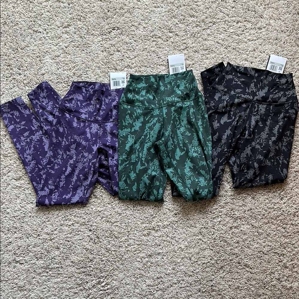Nike Women’s XS Camouflage Leggings Set - Purple, Green, Black